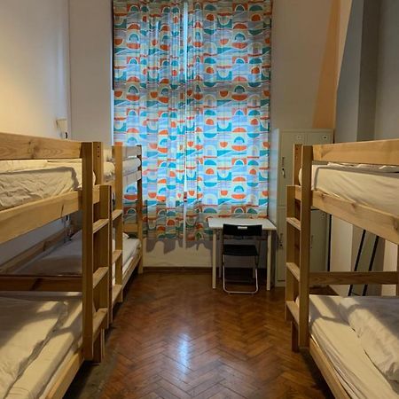 Viki Apartment Krakow Bagian luar foto