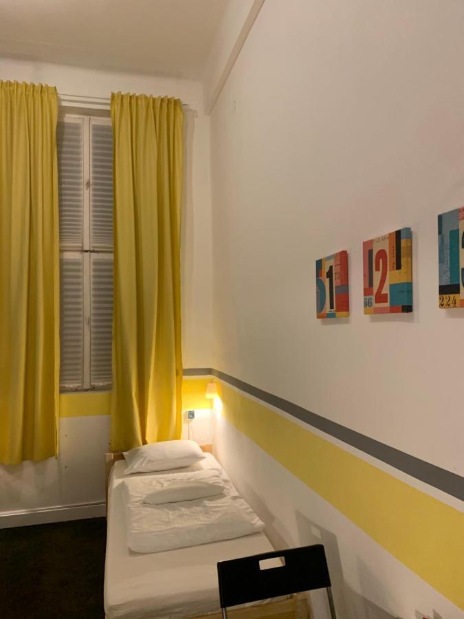 Viki Apartment Krakow Bagian luar foto