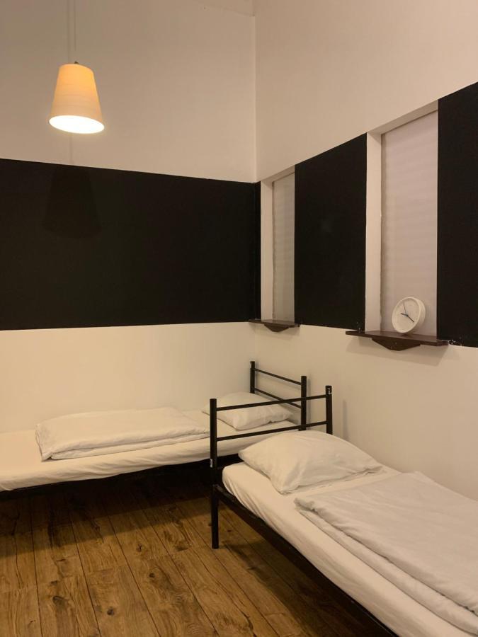 Viki Apartment Krakow Bagian luar foto