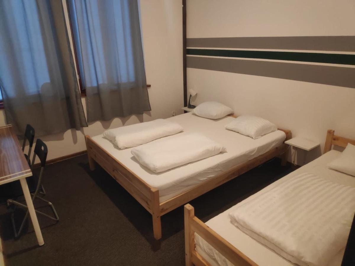 Viki Apartment Krakow Bagian luar foto